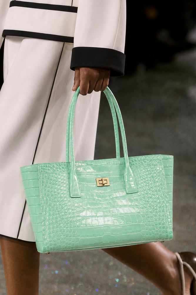 Leather Work Handbags - SHELKSBAG Błyszcząca torba typu tote z